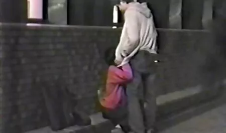 その男は密かにジーンズで偉大さのお尻を取り除いた 女性 向け の エロ アニメ