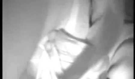 男は彼のガールフレンドと打撃のために帽子を舐める 女性 専用 エロ アニメ